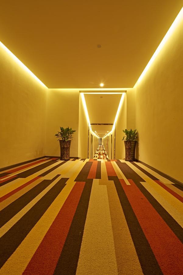 Отель Ibis Wenzhou Ariport Avenue Экстерьер фото
